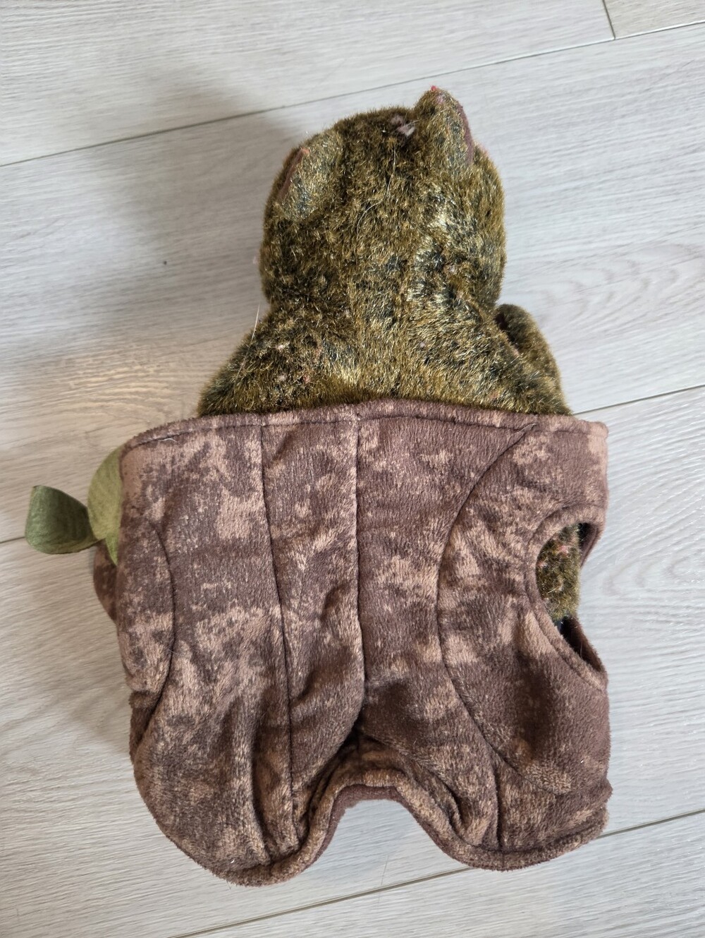 Folkmanis Bear In A Tree Stump Plush Hand Puppet - Picture 6 of 6